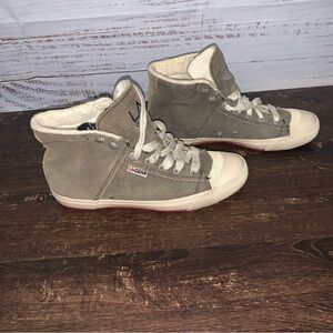 Vintage La Gear Women’s Suede Lace Up Hi Tops Size 7.5 Excellent Condition